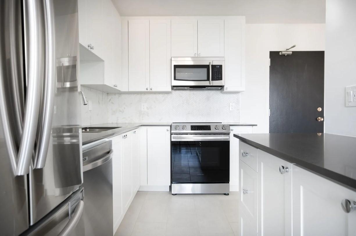 7433-508-7433 Yonge St. And, Vaughan, ON, L3T 2B6 - 2