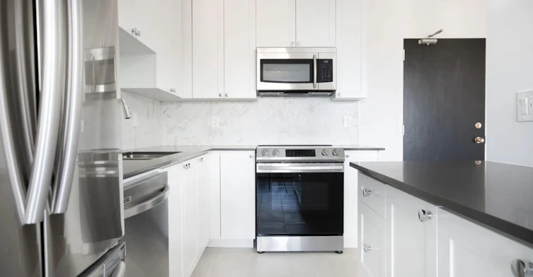 7433-508-7433 Yonge St. And, Vaughan, ON, L3T 2B6 - 2