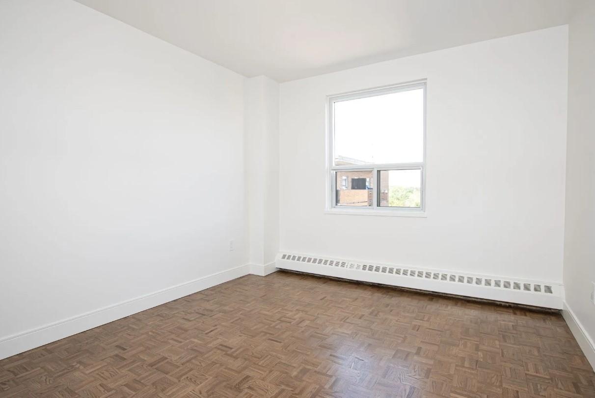 7433-508-7433 Yonge St. And, Vaughan, ON, L3T 2B6 - 6