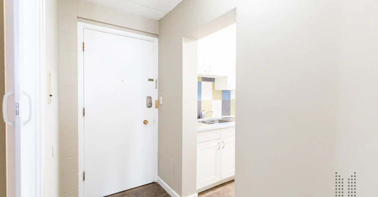612 4 Avenue NE, Calgary, AB, T2E 0K2 - 31