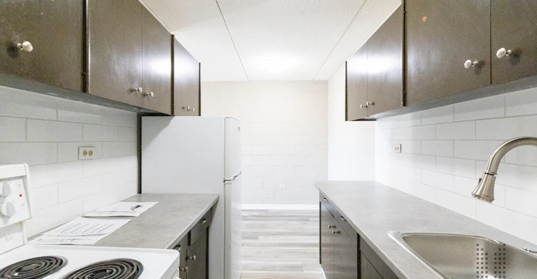 612 4 Avenue NE, Calgary, AB, T2E 0K2 - 40