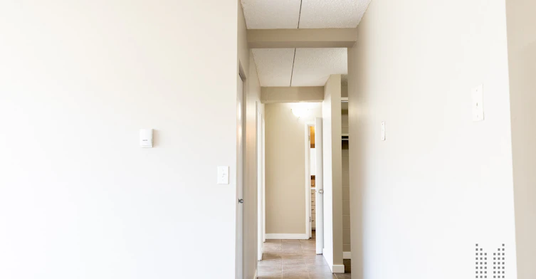 612 4 Avenue NE, Calgary, AB, T2E 0K2 - 29