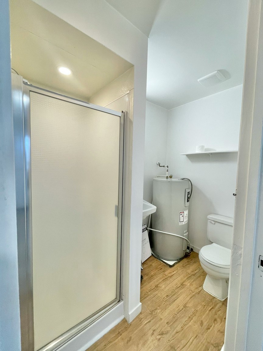 3290 Main Street, Vancouver, BC, V5V 3M5 - 5