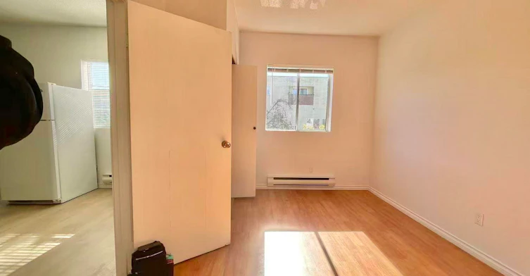 3290 Main Street, Vancouver, BC, V5V 3M5 - 2
