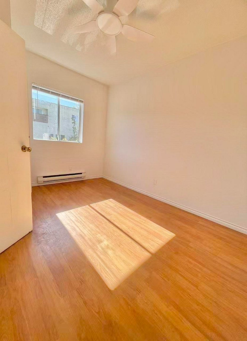 3290 Main Street, Vancouver, BC, V5V 3M5 - 4