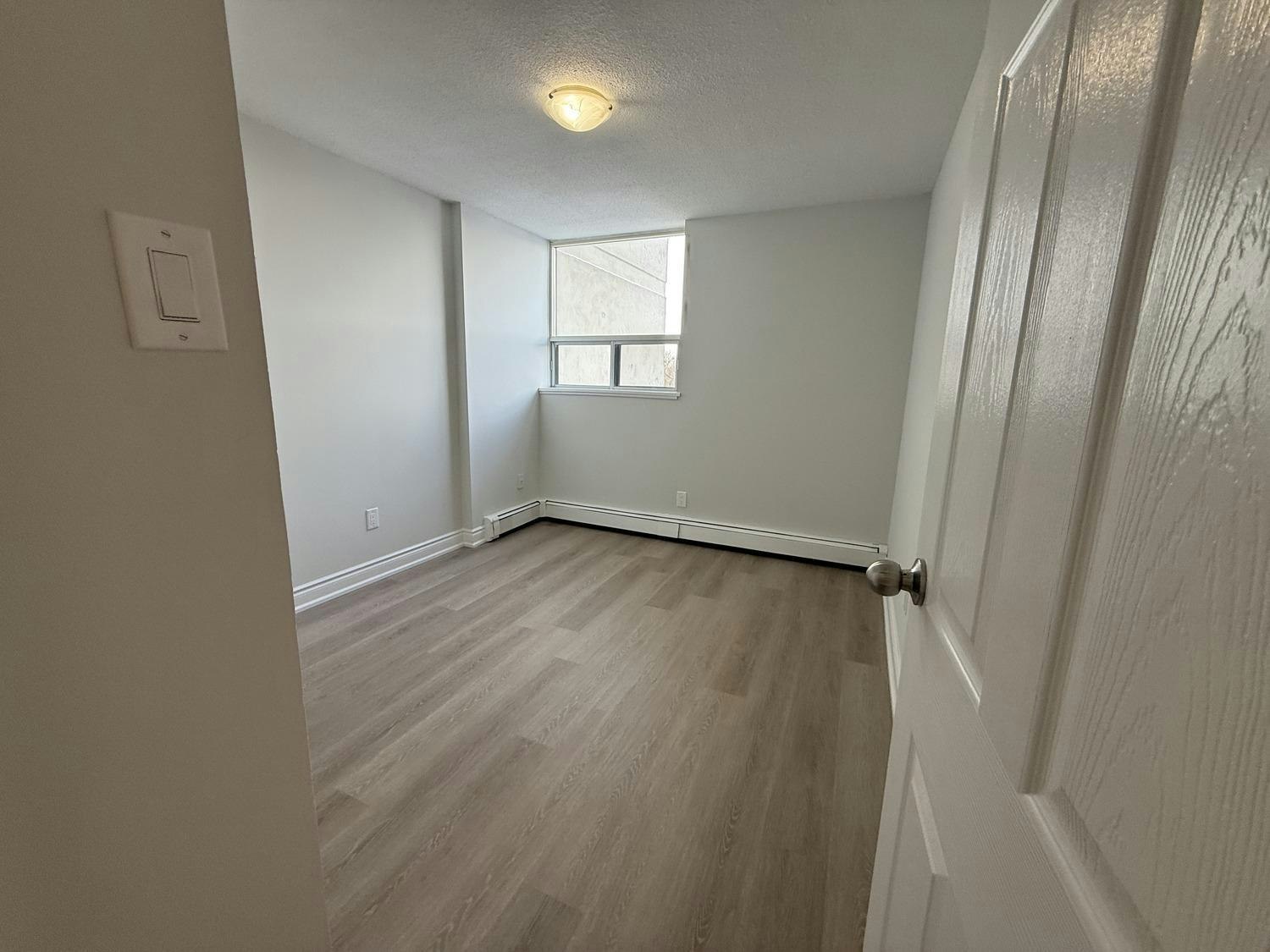 905-1260 Marlborough Court, Oakville, ON, L6H 3H5 - 4