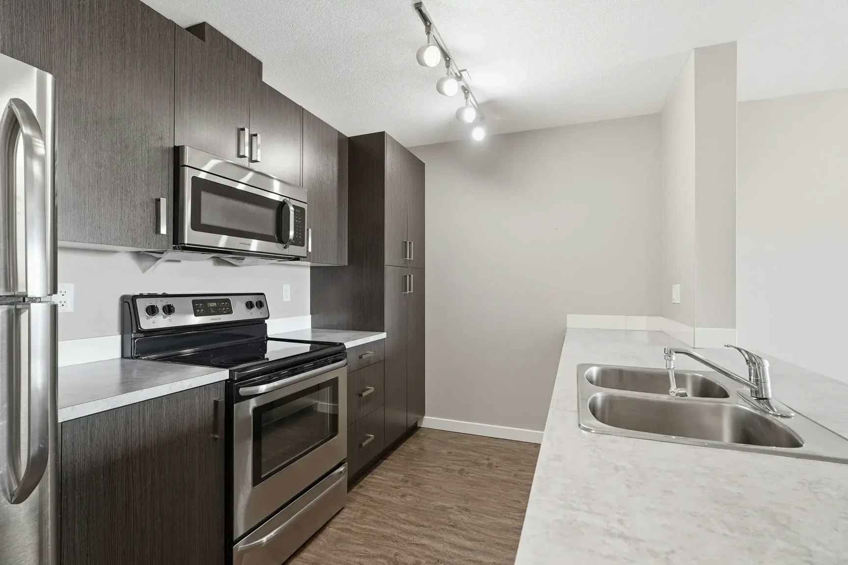 212-217 Lake Street, Red Deer County, AB, T4E 1B9 - 21