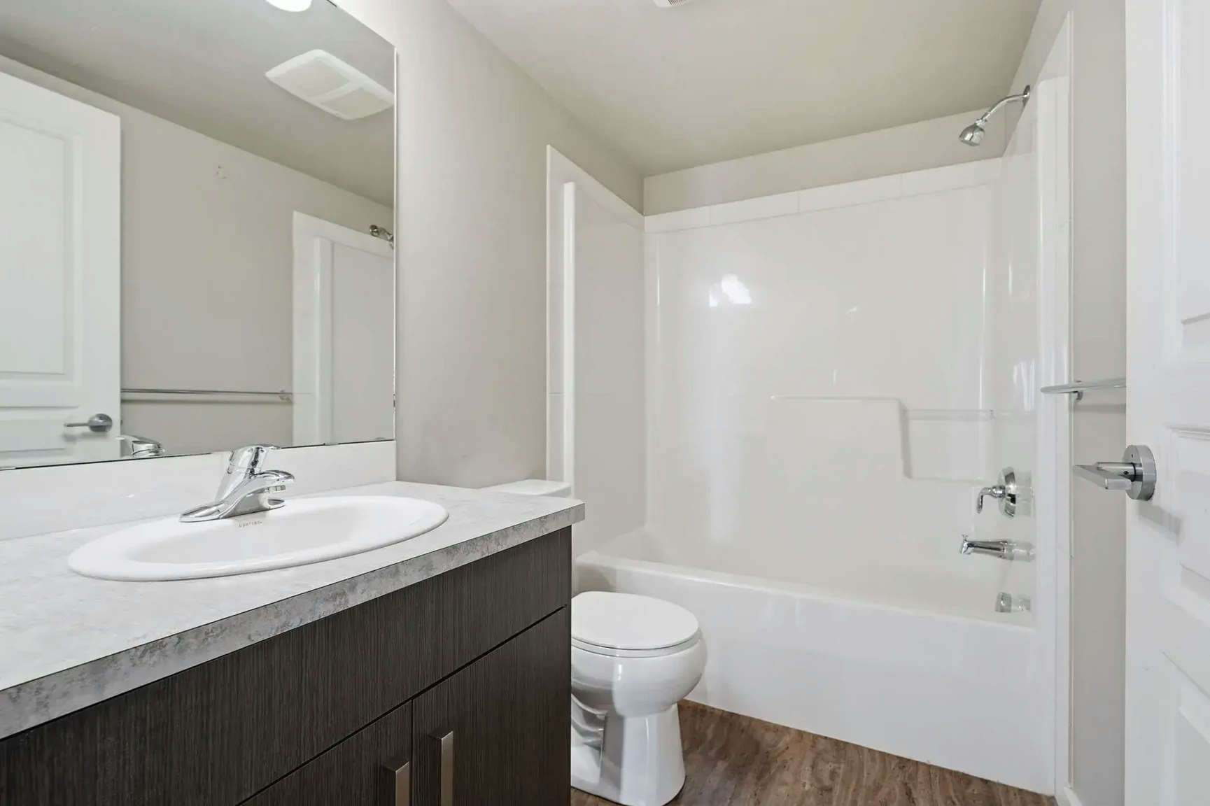 212-217 Lake Street, Red Deer County, AB, T4E 1B9 - 13