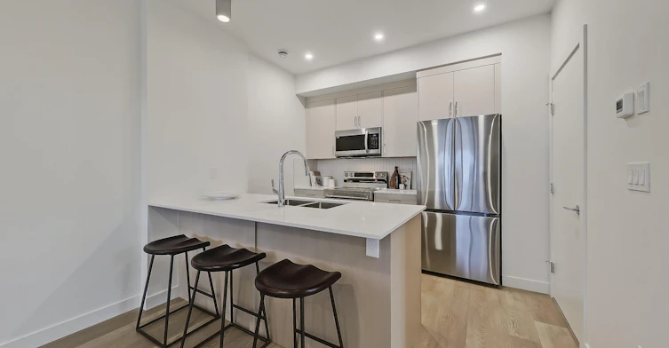 930 38 Street Southwest, Calgary, AB, T3C 1T3 - 6