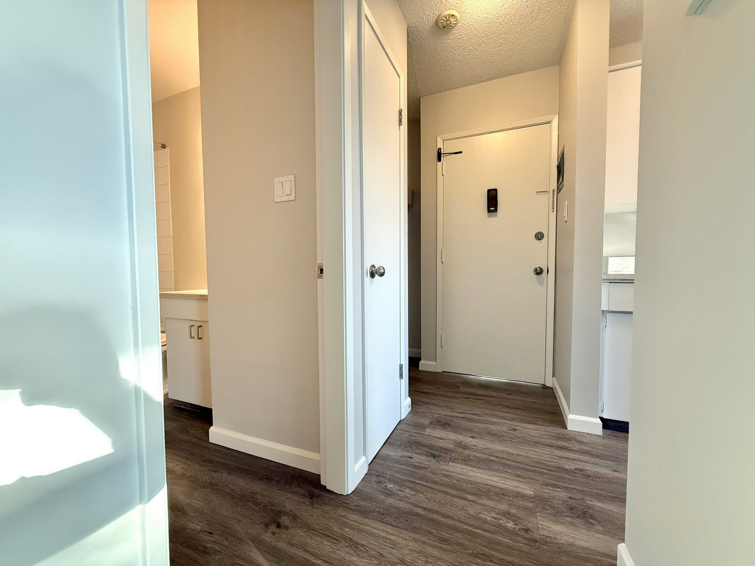 9932 88 Avenue Northwest, Edmonton, AB, T6E 2R5 - 10
