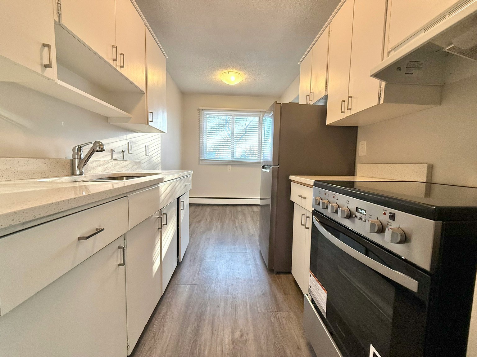 9932 88 Avenue Northwest, Edmonton, AB, T6E 2R5 - 9