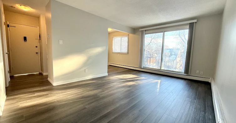 9932 88 Avenue Northwest, Edmonton, AB, T6E 2R5 - 4