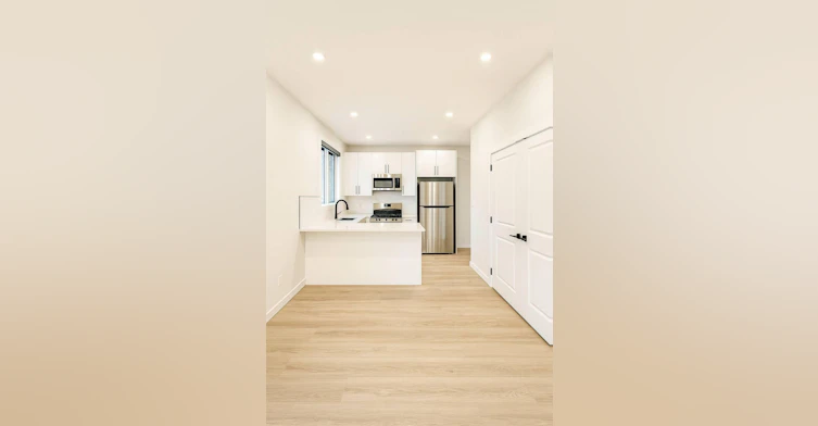 8903 123 Avenue Northwest, Edmonton, AB, T5B 3W6 - 2