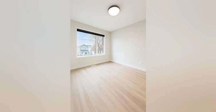 8903 123 Avenue Northwest, Edmonton, AB, T5B 3W6 - 12