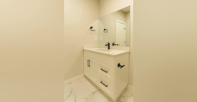 8903 123 Avenue Northwest, Edmonton, AB, T5B 3W6 - 9