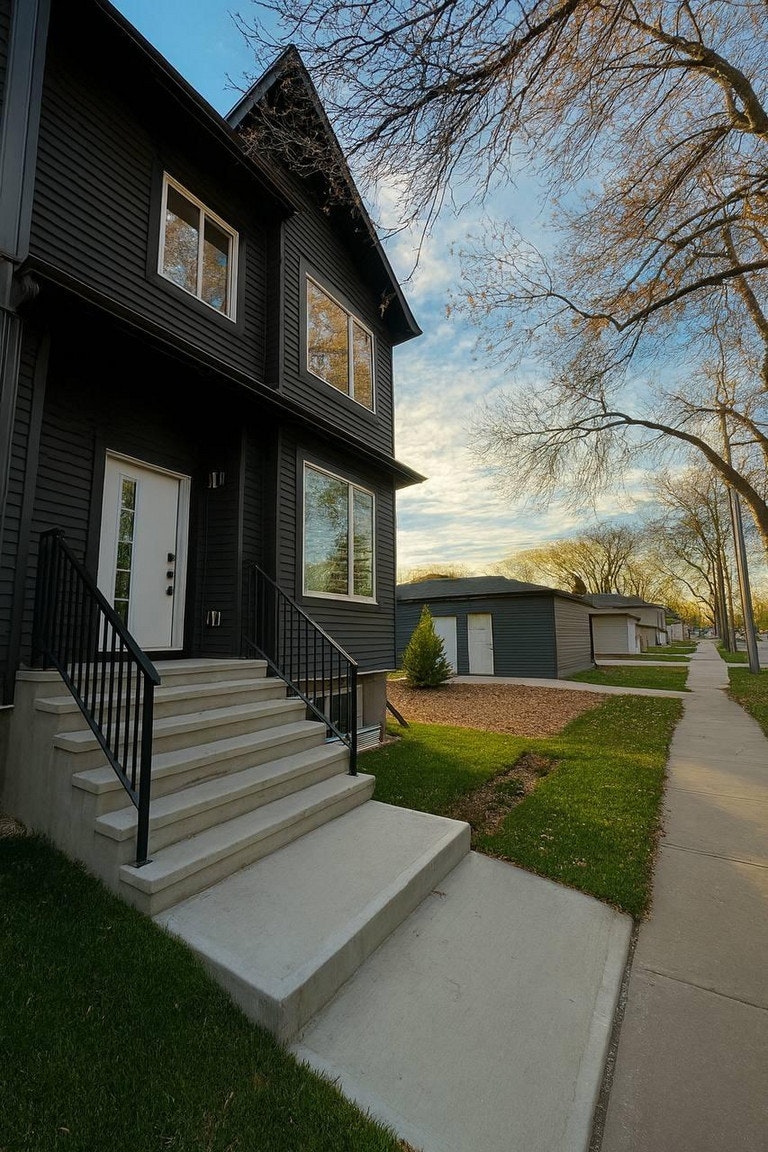 8903 123 Avenue Northwest, Edmonton, AB, T5B 3W6 - 24