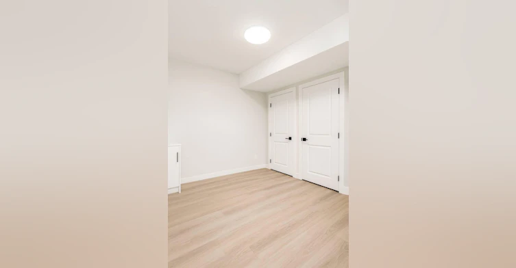 8903 123 Avenue Northwest, Edmonton, AB, T5B 3W6 - 6