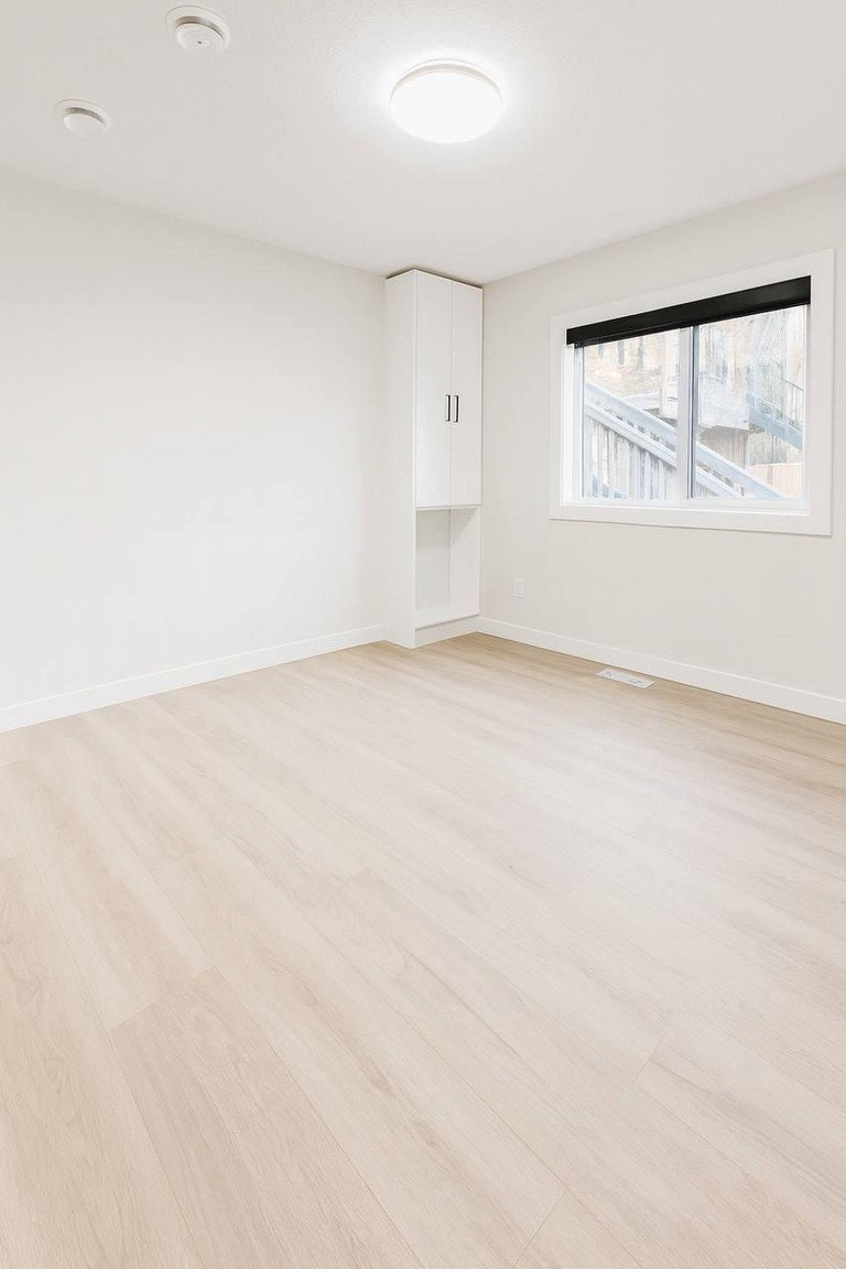 8903 123 Avenue Northwest, Edmonton, AB, T5B 3W6 - 5