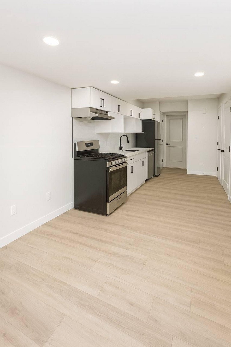 8903 123 Avenue Northwest, Edmonton, AB, T5B 3W6 - 2