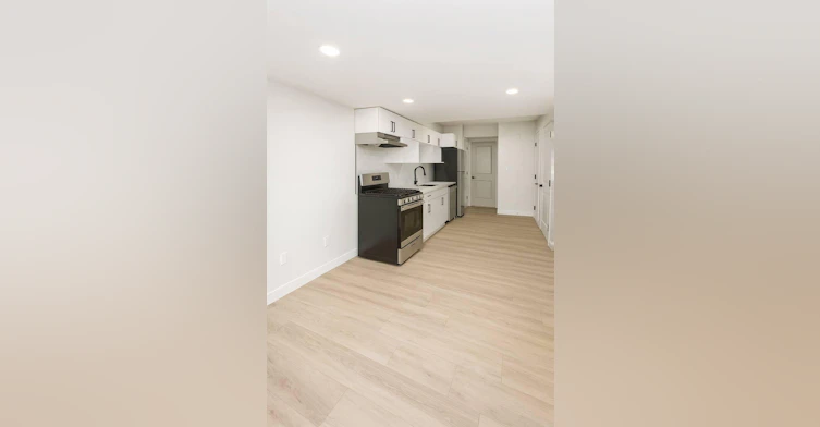 8903 123 Avenue Northwest, Edmonton, AB, T5B 3W6 - 2