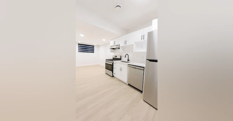8903 123 Avenue Northwest, Edmonton, AB, T5B 3W6 - 3