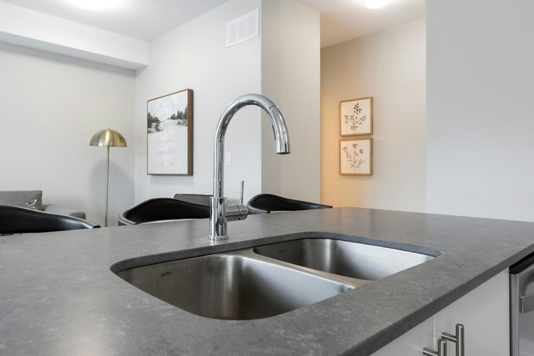 567A-561 Via Campanale Avenue, Ottawa, ON, K2J 4X1 2