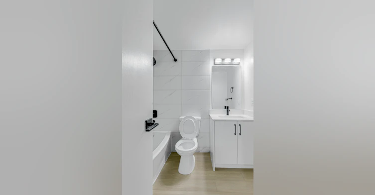 10707 106 Street, Edmonton, AB, T5H 2Y1 - 18
