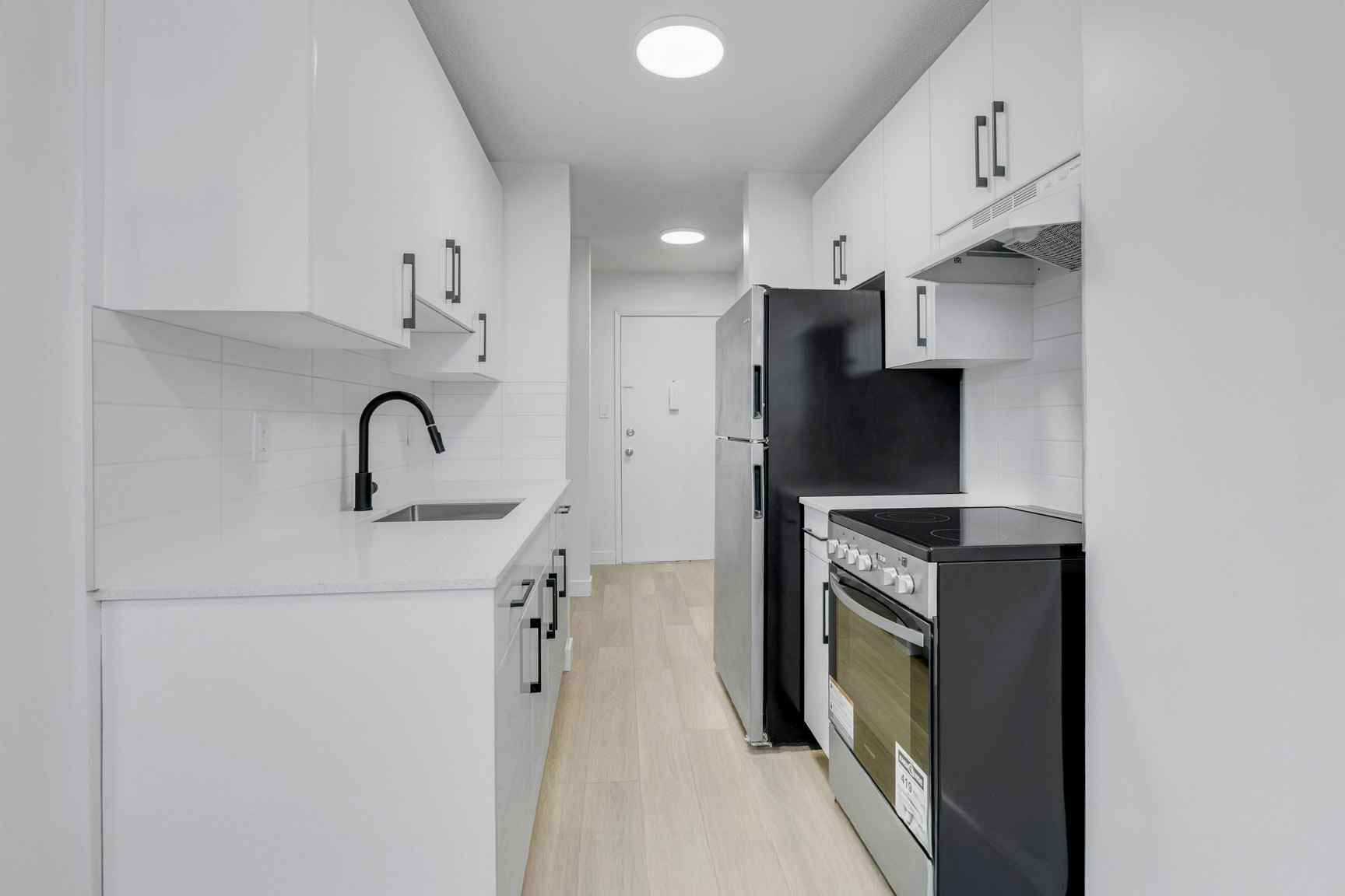 10707 106 Street, Edmonton, AB, T5H 2Y1 - 9