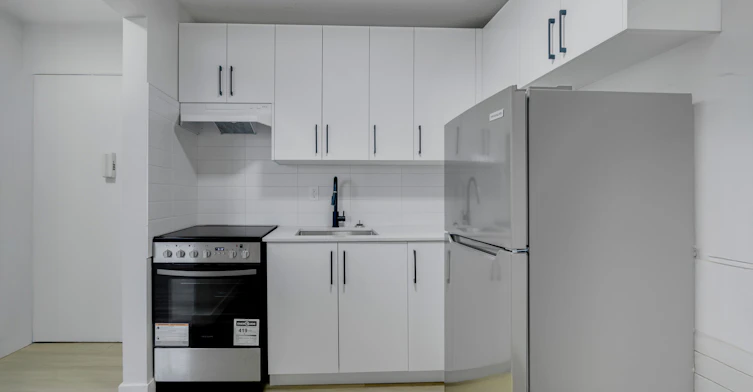 10707 106 Street, Edmonton, AB, T5H 2Y1 - 2