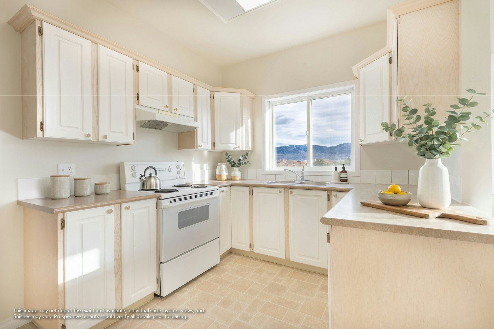 212-1415 Kelglen Crescent, Kelowna, BC, V1Y 6K7 - 2