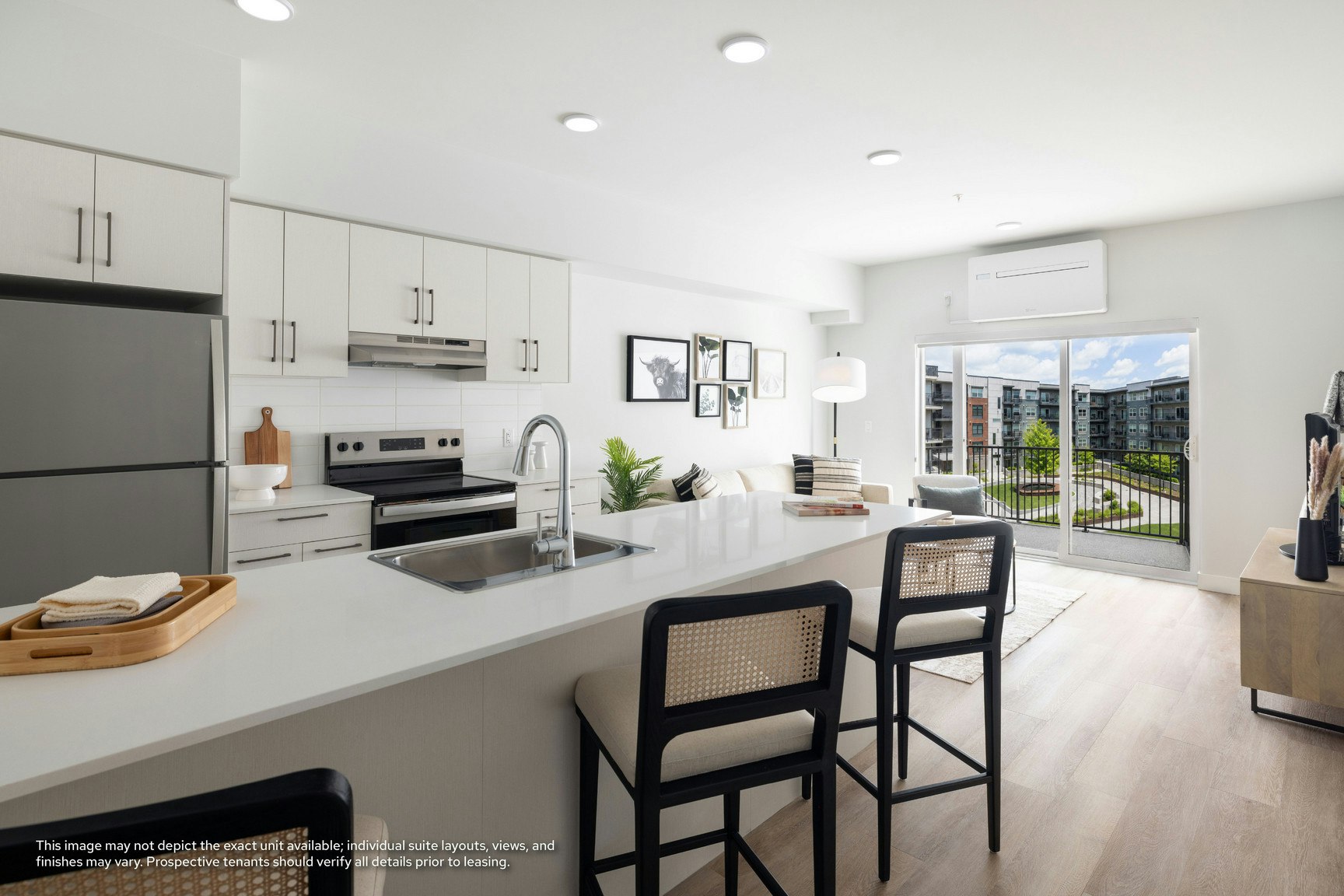 210-1740 Richter Street, Kelowna, BC, V1Y 0G6 - 2