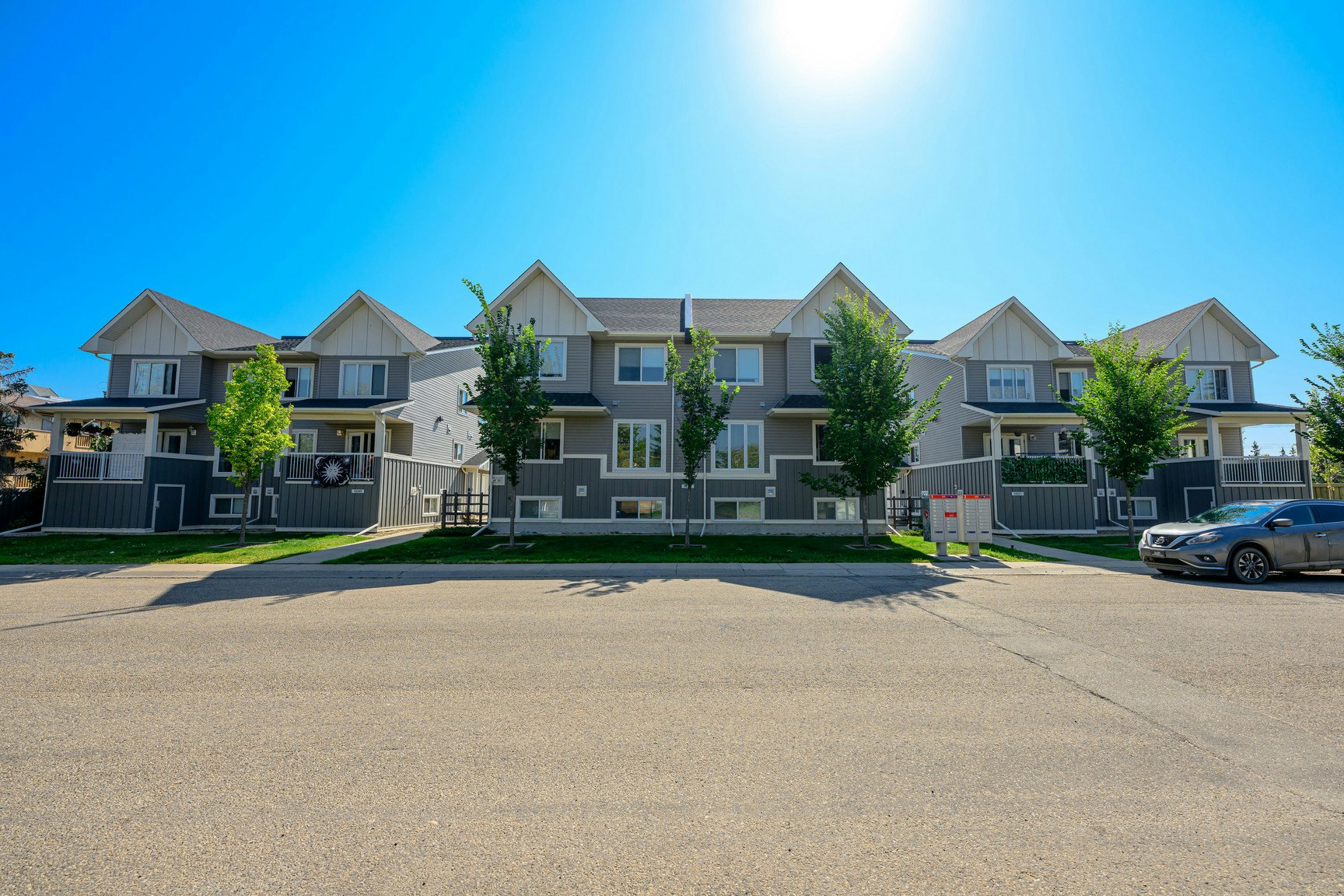 203 C-10305 107 Avenue, Grande Prairie, AB, T8V 1M4 3