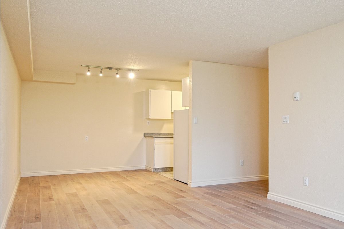 180 Croft Street, Victoria, BC, V8V 4R4 - 3