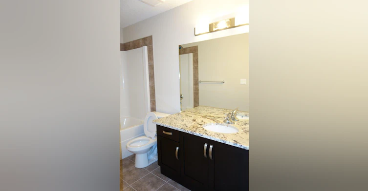 2908 151 Avenue Northwest, Edmonton, AB, T5Y 2E3 - 9