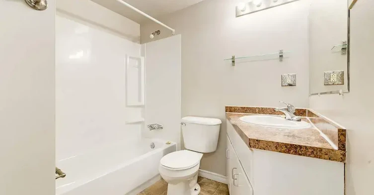 104-10847 112 Street NW, Edmonton, AB, T5H 3H4 - 9