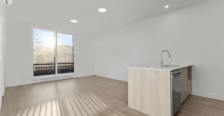 2161 De Melrose Avenue, Montréal, QC, H4A 2R7 - 6