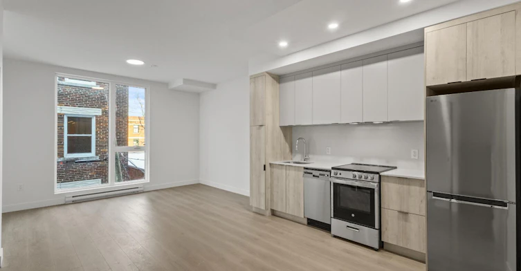 2161 De Melrose Avenue, Montréal, QC, H4A 2R7 - 2