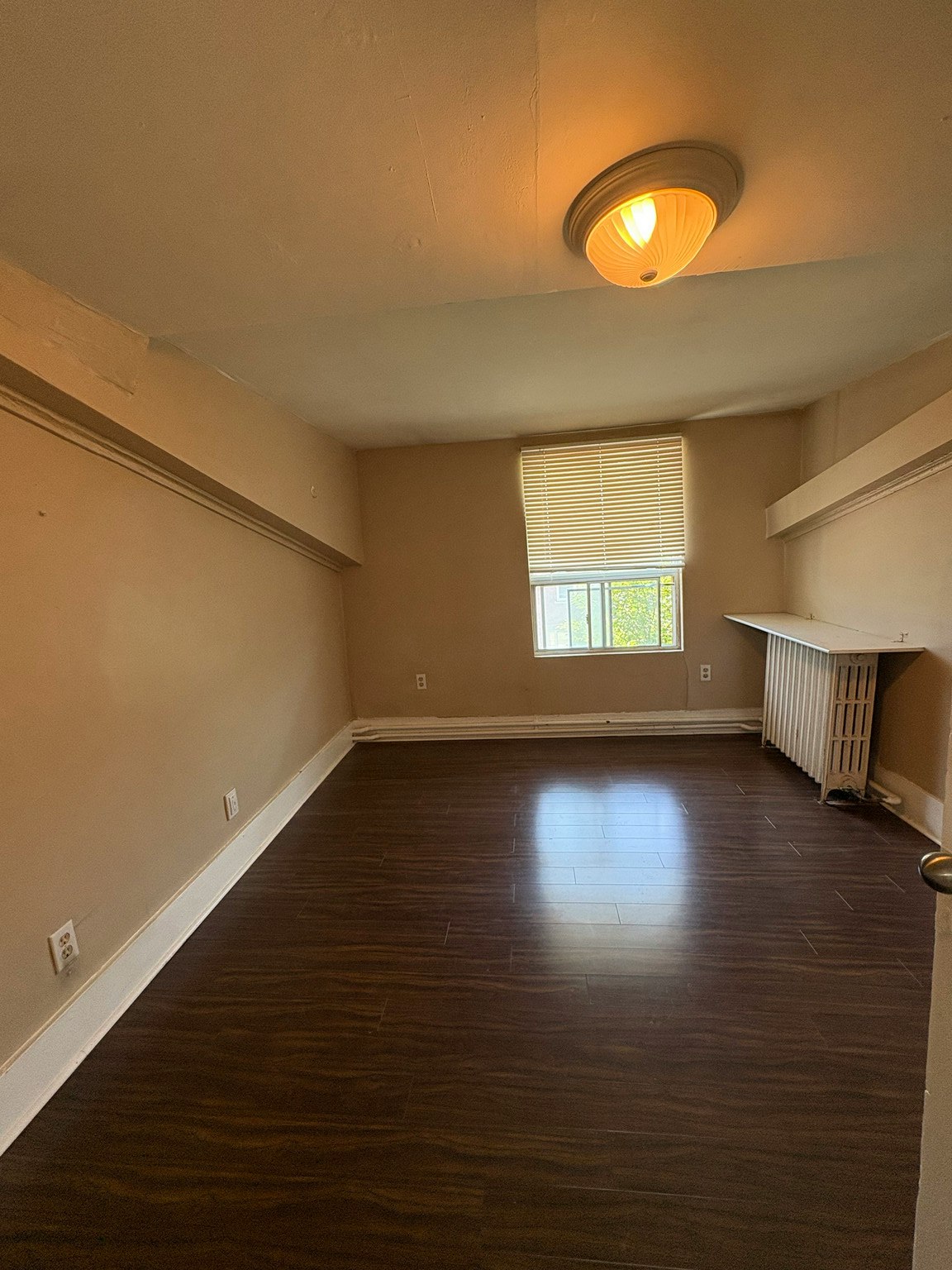 0035-220 Gordon Street, Guelph, ON, N1G 1X3