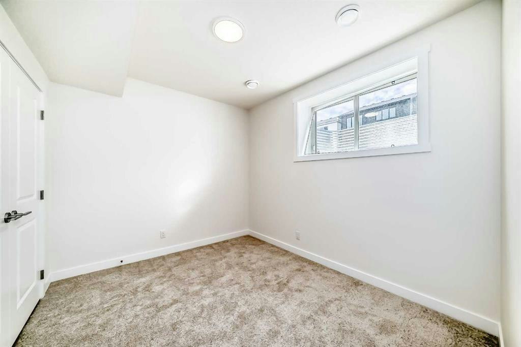 33 Bartlett Way Southeast, Calgary, AB, T3M 2N8 - 12