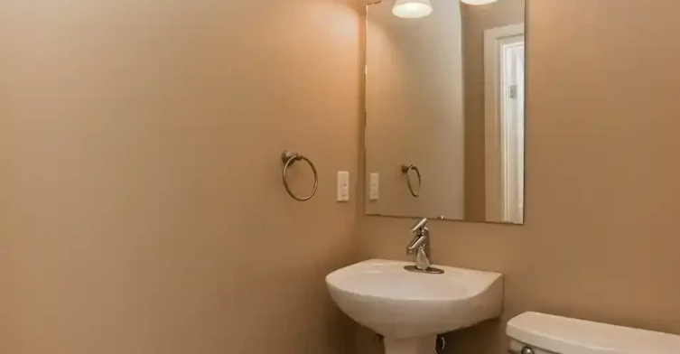 202-10625 Kingsway Northwest, Edmonton, AB, T5H 4K1 - 2