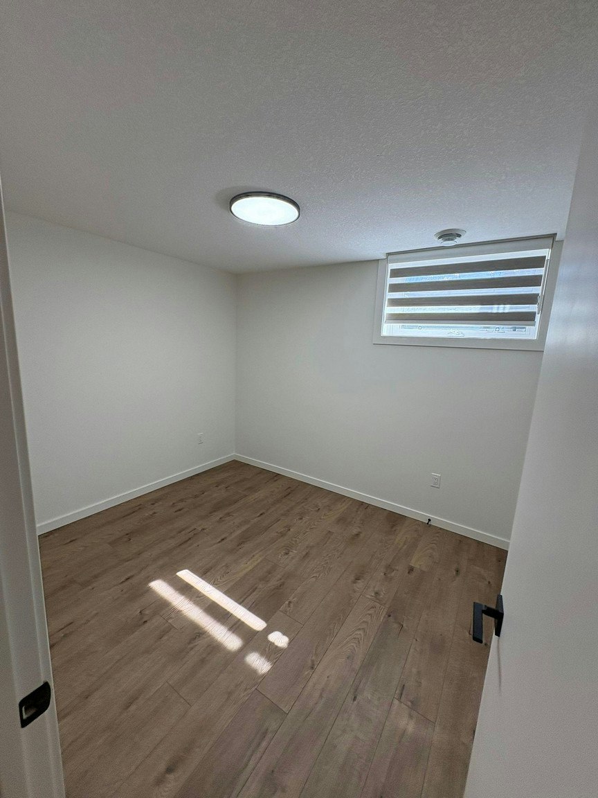 Bsmt 2-10169 144 Street Northwest, Edmonton, AB, T5N 2T9 - 5
