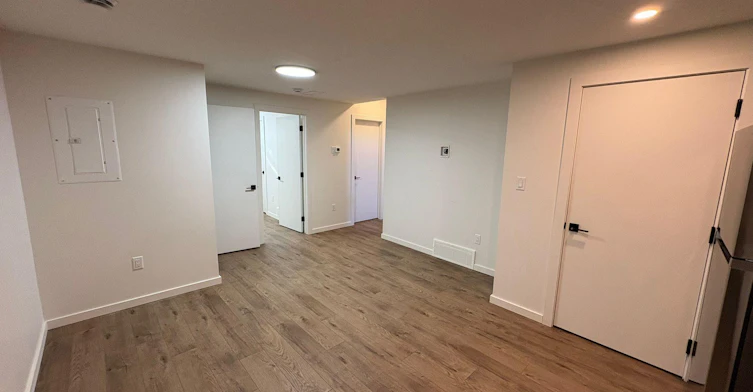 Bsmt 2-10169 144 Street Northwest, Edmonton, AB, T5N 2T9 - 3