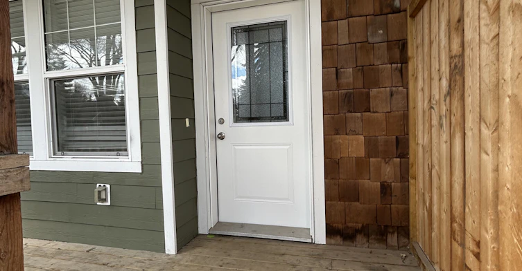 Main-12228 60 Street Northwest, Edmonton, AB, T5W 3Z9
