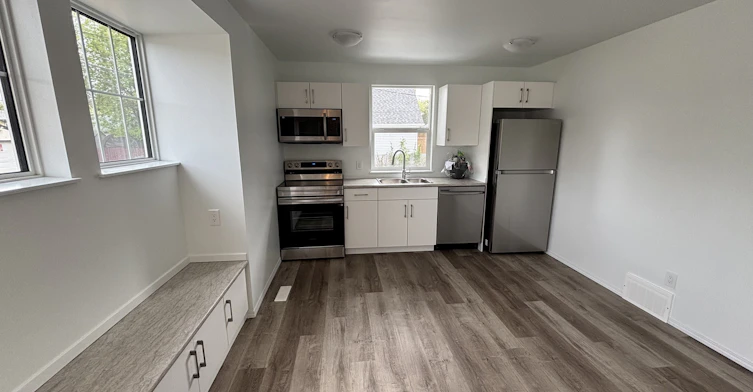 Upper G1-12021 55 Street Northwest, Edmonton, AB, T5W 3R3