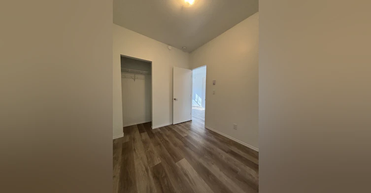 12034 G1-12034 41 Street Northwest, Edmonton, AB, T5W 2M4 - 13