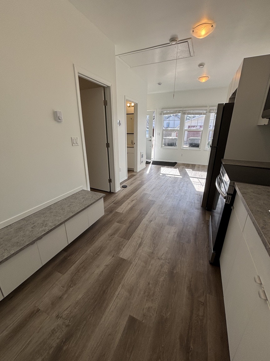 12034 G1-12034 41 Street Northwest, Edmonton, AB, T5W 2M4 - 11