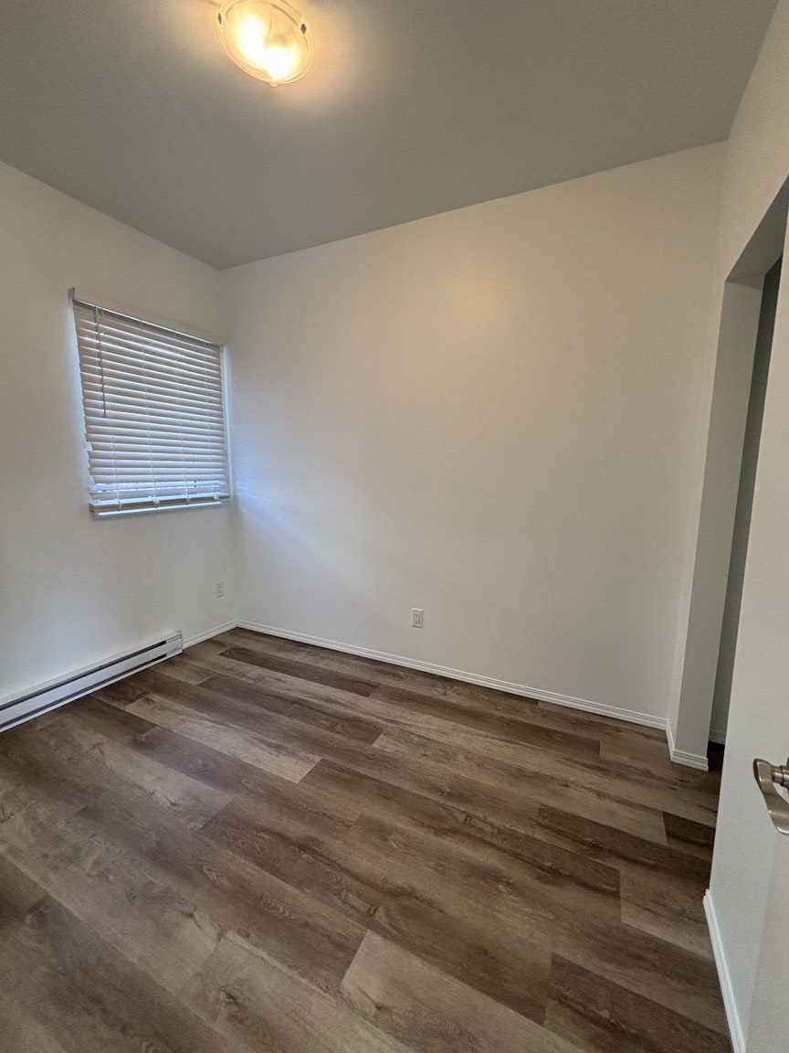 12034 G1-12034 41 Street Northwest, Edmonton, AB, T5W 2M4 - 14
