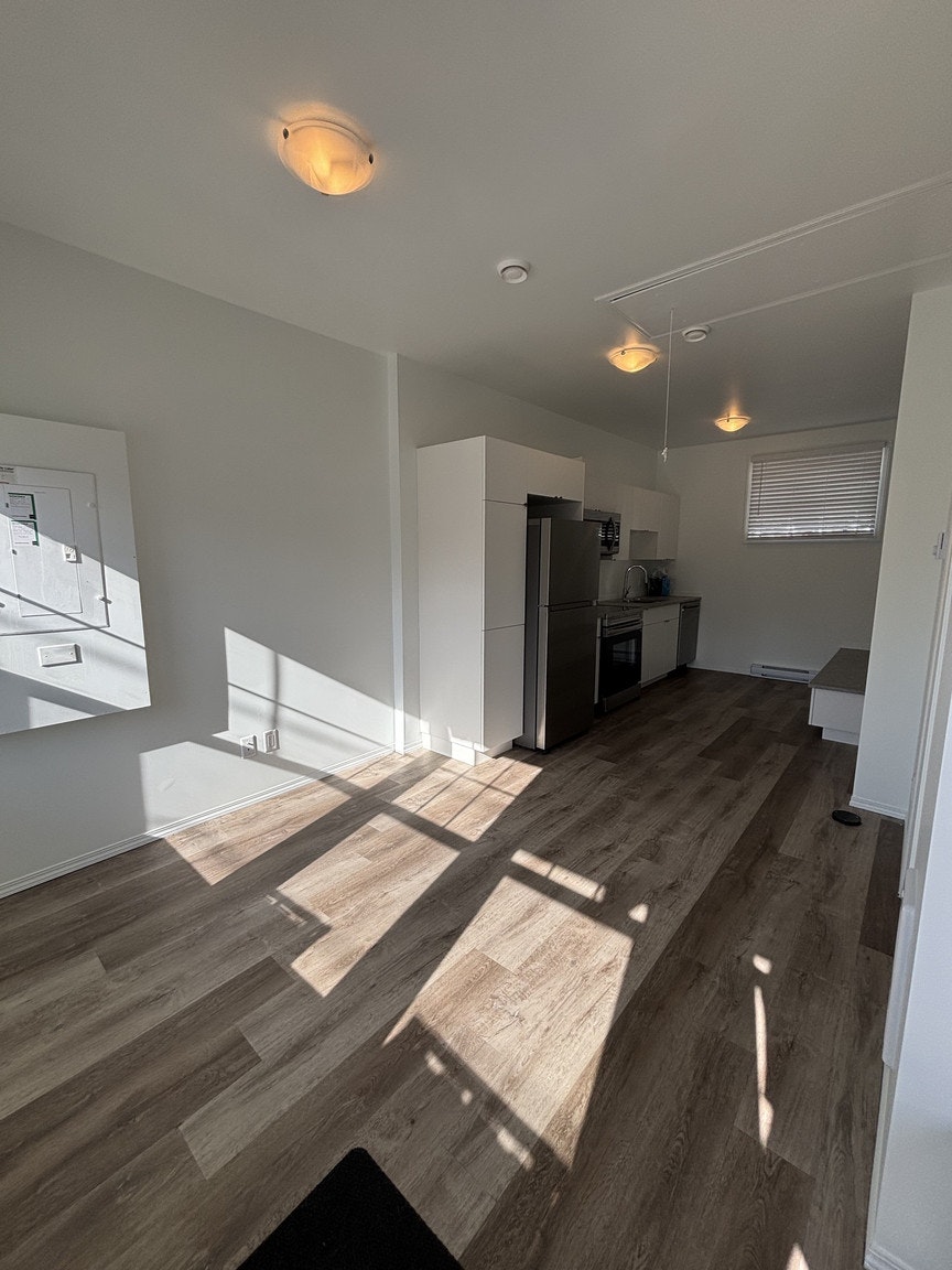 12034 G1-12034 41 Street Northwest, Edmonton, AB, T5W 2M4 - 5