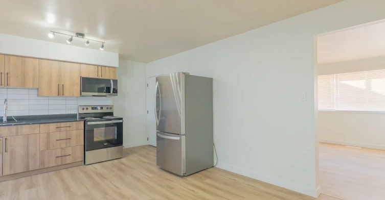 12921-8217 130 Avenue, Edmonton, AB, T5E 0R1 - 9