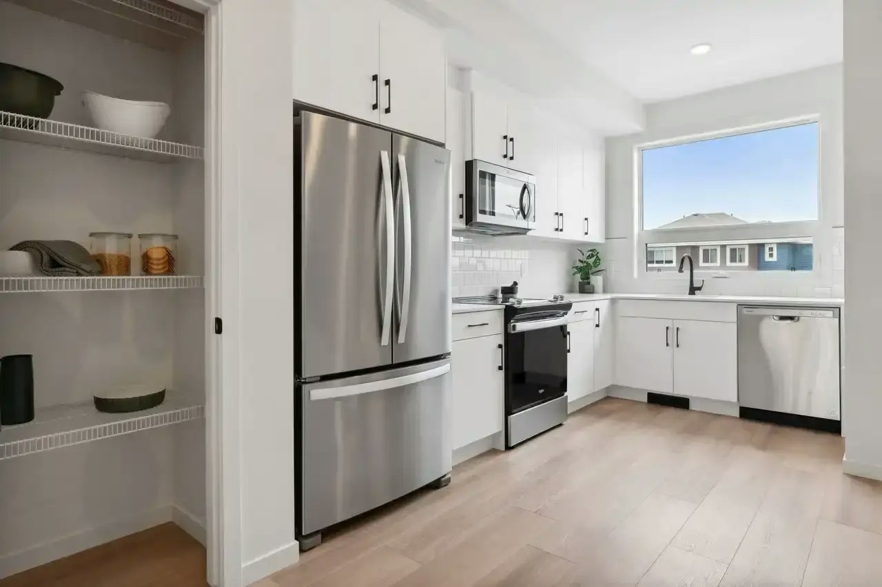 402-165 Element Drive North, St. Albert, AB, T8N 7Z9 - 4